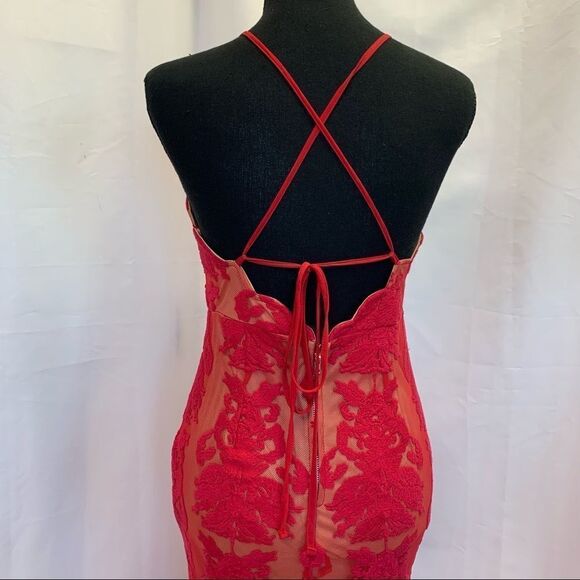 Red lace sleeveless halter top mermaid maxi dress gown size medium - Picture 6 of 15